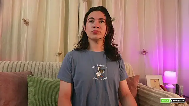 Snapshot of cute_erelis_ chatting on February 9, 3:43 am cute erelis online show from February 9, 3:43 am