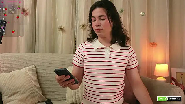 Snapshot of cute_erelis_ chatting on February 22, 2:45 am cute erelis online show from February 22, 2:45 am