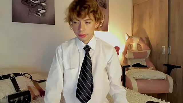Snapshot of Henophiid chatting on September 23, 3:09 am Henophiid online show from September 23, 3:09 am