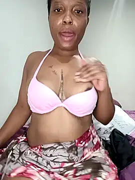 Snapshot of Thando04 chatting on February 1, 7:44 pm Thando04 online show from February 1, 7:44 pm