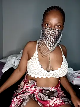 Snapshot of Thando04 chatting on February 8, 1:22 am Thando04 online show from February 8, 1:22 am