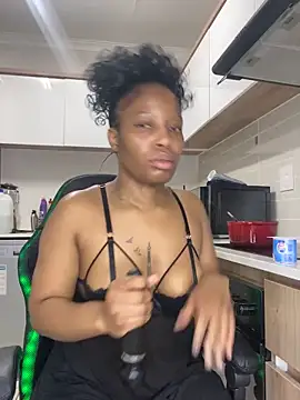 Snapshot of Thando04 chatting on September 11, 4:40 pm Thando04 online show from September 11, 4:40 pm