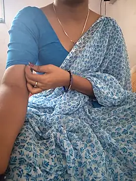 lovelygirl4567 online show from April 15, 5:03 am