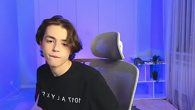 Snapshot of b0y_fantasy chatting on January 13, 7:42 pm b0y fantasy online show from January 13, 7:42 pm