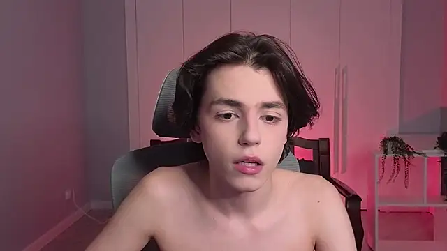 Snapshot of b0y_fantasy chatting on January 23, 9:07 pm b0y fantasy online show from January 23, 9:07 pm