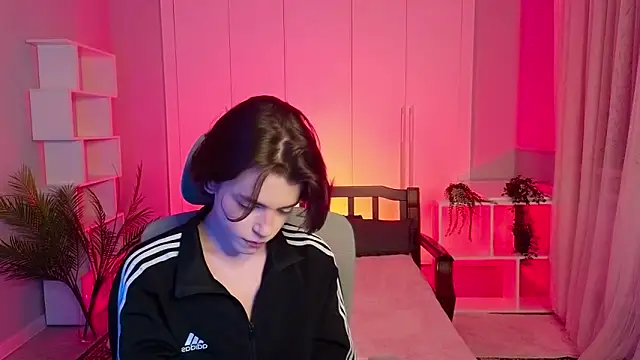 Snapshot of b0y_fantasy chatting on January 28, 6:28 pm b0y fantasy online show from January 28, 6:28 pm