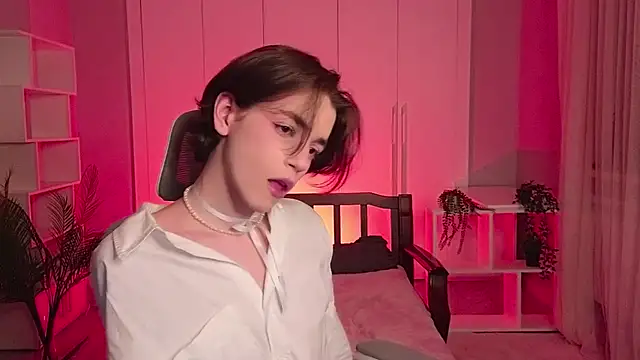 Snapshot of b0y_fantasy chatting on February 2, 6:10 pm b0y fantasy online show from February 2, 6:10 pm