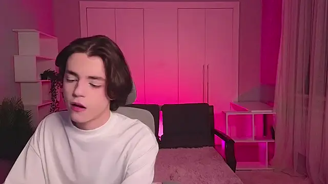 Snapshot of b0y_fantasy chatting on February 10, 5:52 pm b0y fantasy online show from February 10, 5:52 pm