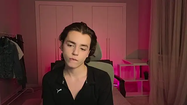 Snapshot of b0y_fantasy chatting on February 17, 8:36 pm b0y fantasy online show from February 17, 8:36 pm