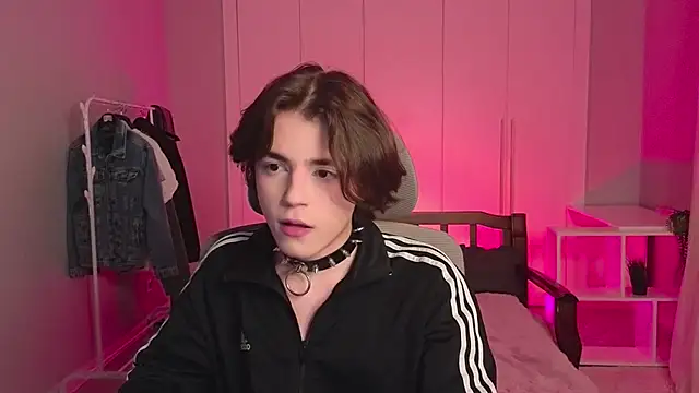 Snapshot of b0y_fantasy chatting on February 24, 5:09 pm b0y fantasy online show from February 24, 5:09 pm