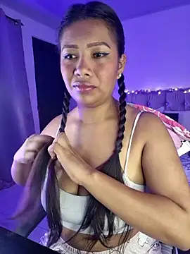 Snapshot of PaulaOrtiz_1 chatting on October 4, 12:52 am PaulaOrtiz 1 online show from October 4, 12:52 am