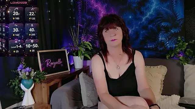 Snapshot of roxyyyrose chatting on July 24, 9:24 pm roxyyyrose online show from July 24, 9:24 pm