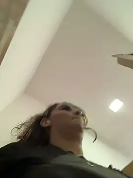 mamifresita online show from December 18, 11:11 pm