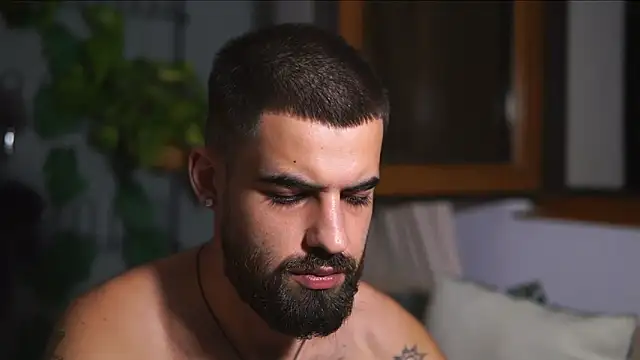 Snapshot of HairyRobxxx chatting on September 12, 11:48 pm HairyRobxxx online show from September 12, 11:48 pm