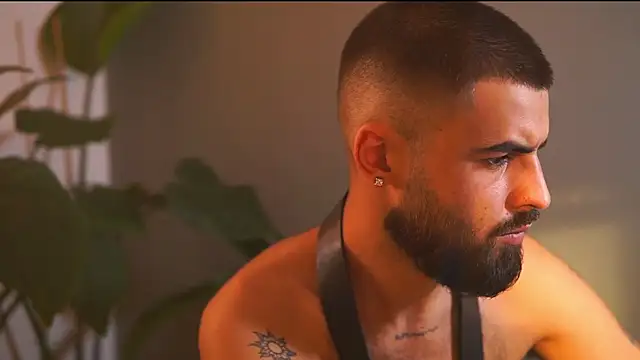 Snapshot of HairyRobxxx chatting on September 24, 3:15 pm HairyRobxxx online show from September 24, 3:15 pm