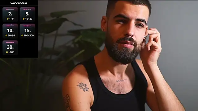 Snapshot of HairyRobxxx chatting on September 28, 6:46 pm HairyRobxxx online show from September 28, 6:46 pm