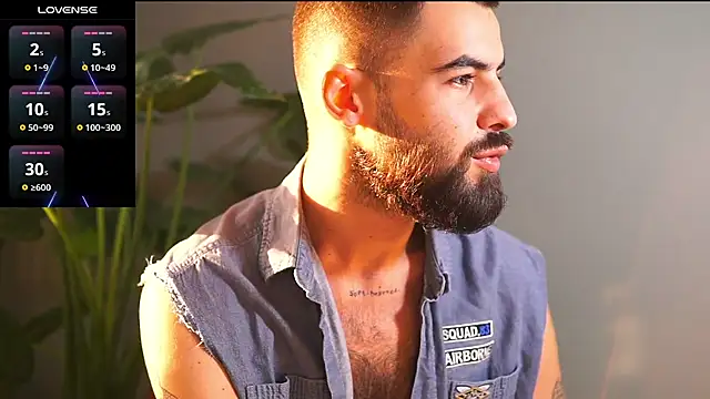 Snapshot of HairyRobxxx chatting on October 1, 2:34 pm HairyRobxxx online show from October 1, 2:34 pm