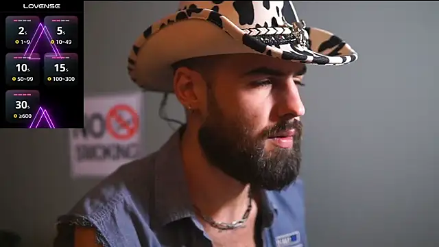 Snapshot of HairyRobxxx chatting on October 9, 9:13 pm HairyRobxxx online show from October 9, 9:13 pm