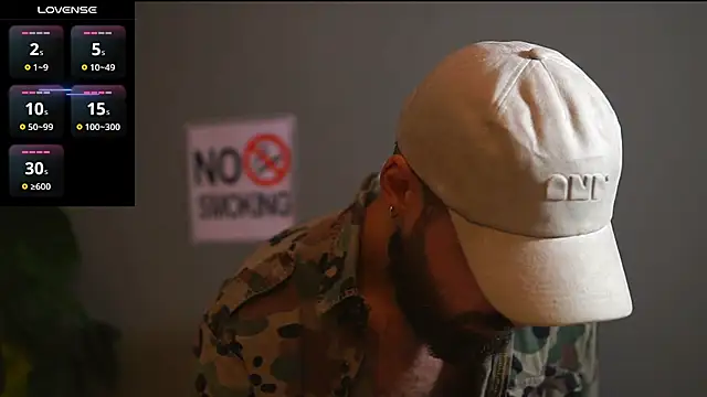 Snapshot of HairyRobxxx chatting on October 10, 6:29 pm HairyRobxxx online show from October 10, 6:29 pm