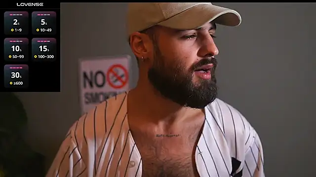 Snapshot of HairyRobxxx chatting on October 11, 7:34 pm HairyRobxxx online show from October 11, 7:34 pm