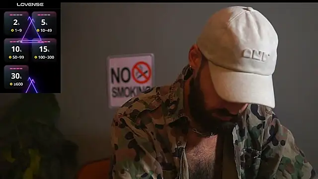 Snapshot of HairyRobxxx chatting on October 12, 6:40 pm HairyRobxxx online show from October 12, 6:40 pm