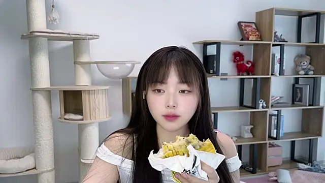 Snapshot of Chenjing0 chatting on May 1, 5:01 am Chenjing0 online show from May 1, 5:01 am