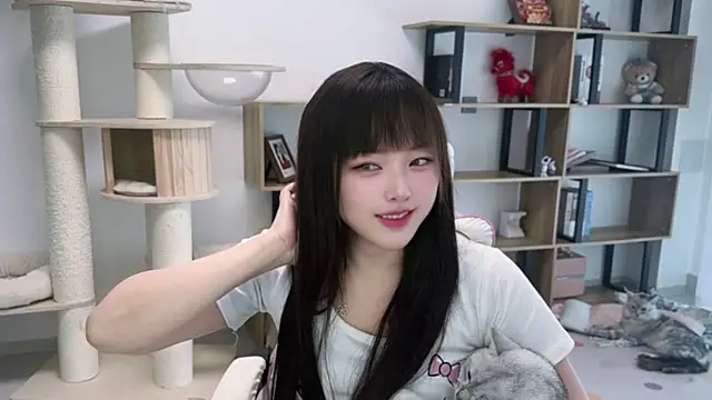 Snapshot of Chenjing0 chatting on May 2, 5:23 am Chenjing0 online show from May 2, 5:23 am