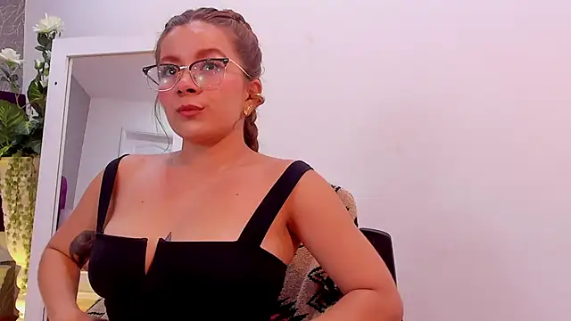 Snapshot of LiaCathaleya chatting on March 12, 7:49 pm LiaCathaleya online show from March 12, 7:49 pm