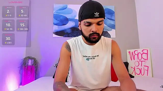 Snapshot of Emilio_Wolf chatting on February 17, 6:26 pm Emilio Wolf online show from February 17, 6:26 pm