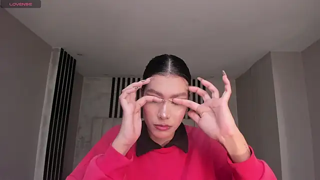 NiaSalvatore online show from September 11, 6:52 pm