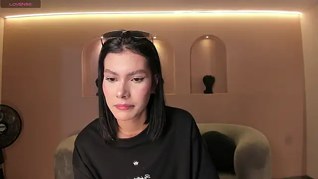 NiaSalvatore online show from September 22, 7:16 pm