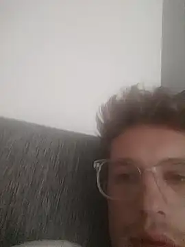 Snapshot of Hessebub chatting on October 2, 2:57 pm Hessebub online show from October 2, 2:57 pm