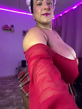 Snapshot of ariadna_cooper chatting on May 8, 3:56 am ariadna cooper online show from May 8, 3:56 am