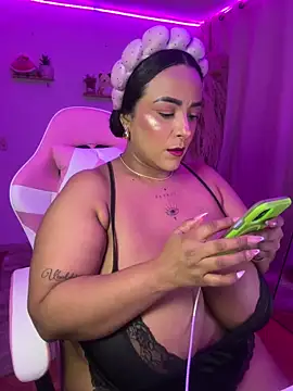 Snapshot of ariadna_cooper chatting on May 9, 4:17 am ariadna cooper online show from May 9, 4:17 am