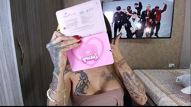 Snapshot of sexy_melany_xxx chatting on December 5, 8:44 am sexy melany xxx online show from December 5, 8:44 am