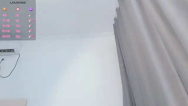 Lucky-xiuxiu online show from November 17, 12:00 pm