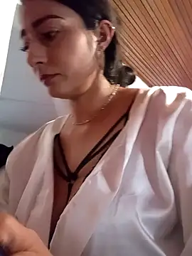 BELLA--26 online show from February 5, 2:48 pm