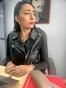 BELLA--26 online show from December 4, 1:20 pm