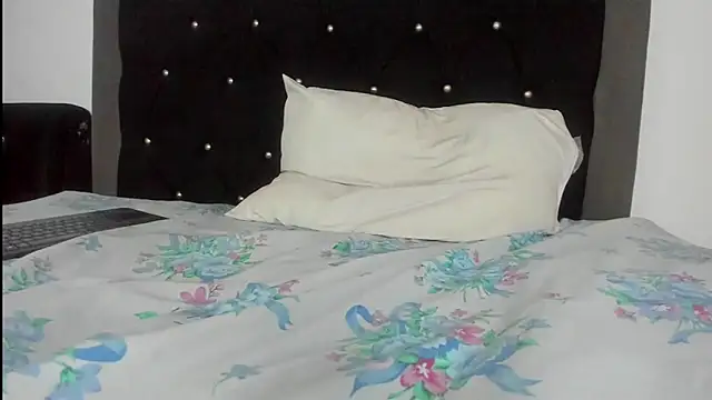 violetadumsper online show from March 12, 9:44 am