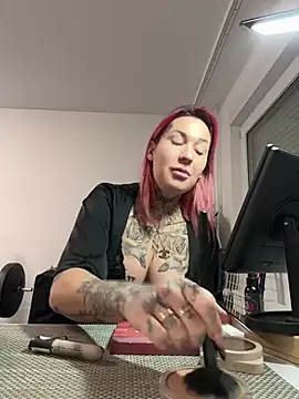 Mia-Fuchs online show from February 17, 5:14 am