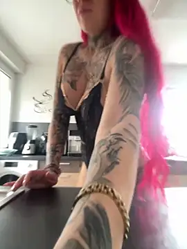 Snapshot of Mia-Fuchs chatting on February 2, 11:09 am Mia-Fuchs online show from February 2, 11:09 am