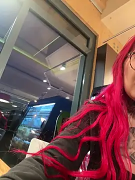 Snapshot of Mia-Fuchs chatting on February 3, 4:56 pm Mia-Fuchs online show from February 3, 4:56 pm