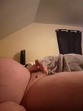 Snapshot of thickdaddy10 chatting on February 5, 8:14 pm thickdaddy10 online show from February 5, 8:14 pm