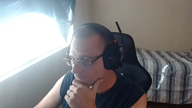 Snapshot of Dubesnackes chatting on November 4, 8:52 pm Dubesnackes online show from November 4, 8:52 pm