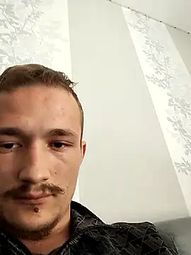 frankthefuck69 online show from April 22, 8:28 am