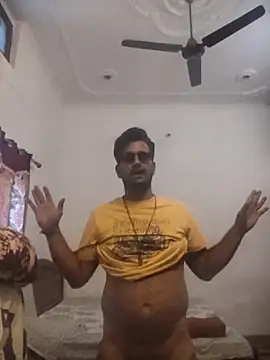 Snapshot of MAGNETICDADDY8 chatting on October 31, 8:37 am MAGNETICDADDY8 online show from October 31, 8:37 am