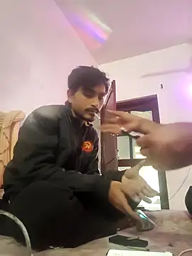 Snapshot of MAGNETICDADDY8 chatting on November 27, 7:54 am MAGNETICDADDY8 online show from November 27, 7:54 am