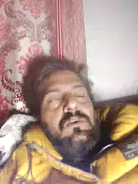 Snapshot of MAGNETICDADDY8 chatting on December 18, 1:22 am MAGNETICDADDY8 online show from December 18, 1:22 am