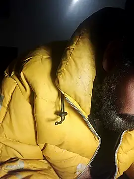 Snapshot of MAGNETICDADDY8 chatting on January 8, 8:22 pm MAGNETICDADDY8 online show from January 8, 8:22 pm