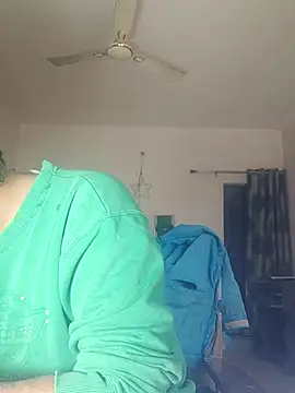 Snapshot of MAGNETICDADDY8 chatting on January 13, 10:31 am MAGNETICDADDY8 online show from January 13, 10:31 am